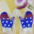 A kesztyűnemezelő-workshopon született munkák