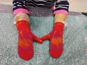 A kesztyűnemezelő-workshopon született munkák